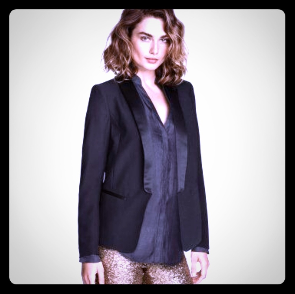 Classic tuxedo blazer fitted